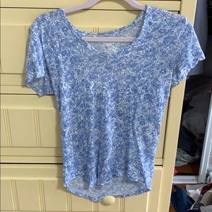 🌟Gap Vneck floral tshirt